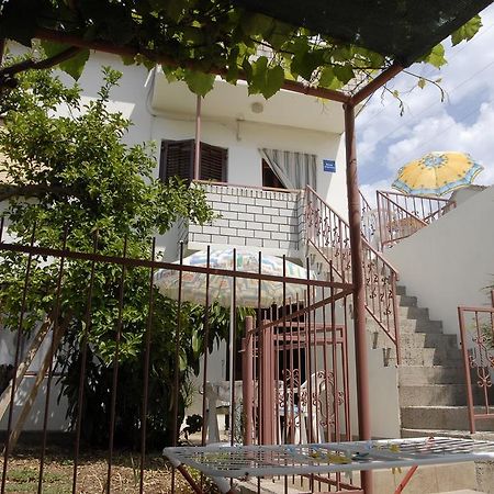 Apartments Bilic Vis Bagian luar foto
