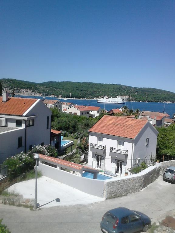 Apartments Bilic Vis Bagian luar foto