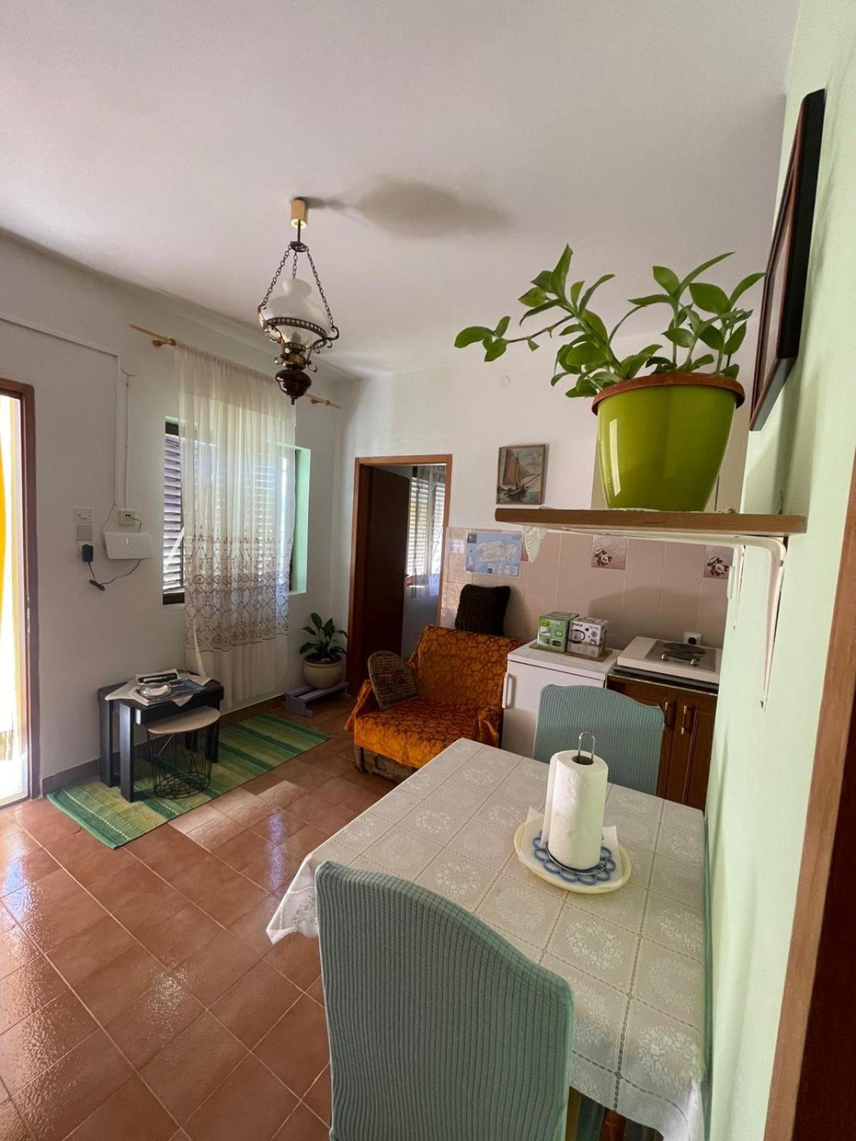 Apartments Bilic Vis Bagian luar foto
