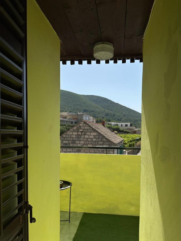 Apartments Bilic Vis Bagian luar foto