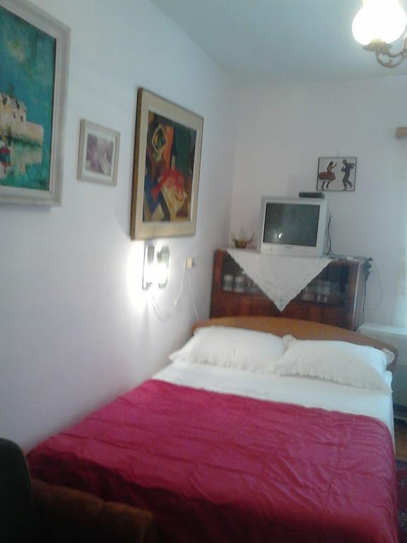 Apartments Bilic Vis Ruang foto