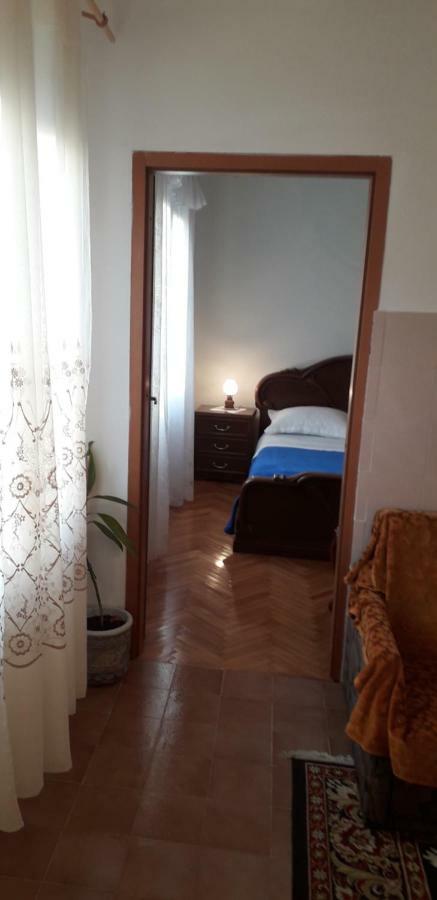 Apartments Bilic Vis Bagian luar foto