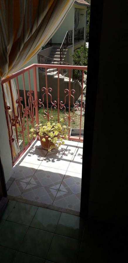 Apartments Bilic Vis Bagian luar foto