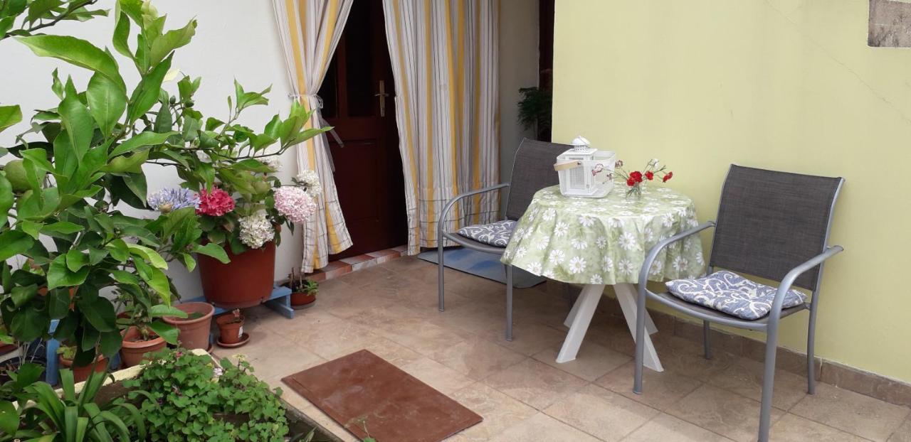 Apartments Bilic Vis Bagian luar foto